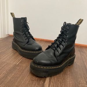 WOMANS PLATFORM DR MARTENS